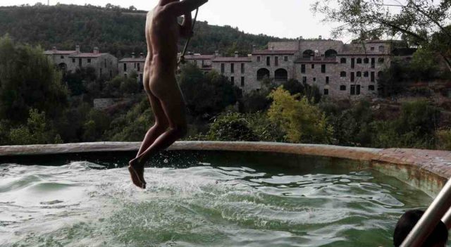 Pueblos de España donde puedes ir totalmente desnudo