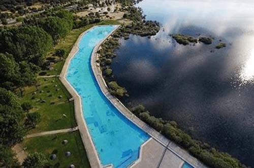 Una piscina mundialista