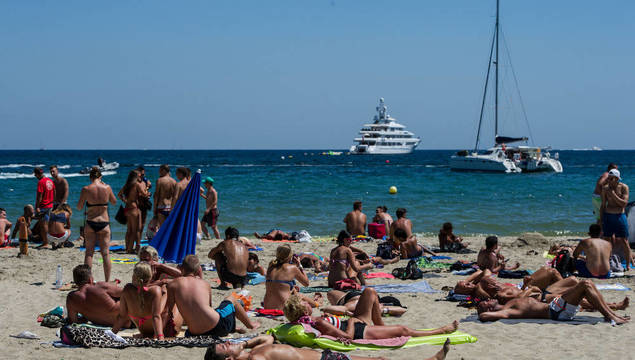 ¿Cuánto puedes tomar el sol sin sufrir un melanoma?