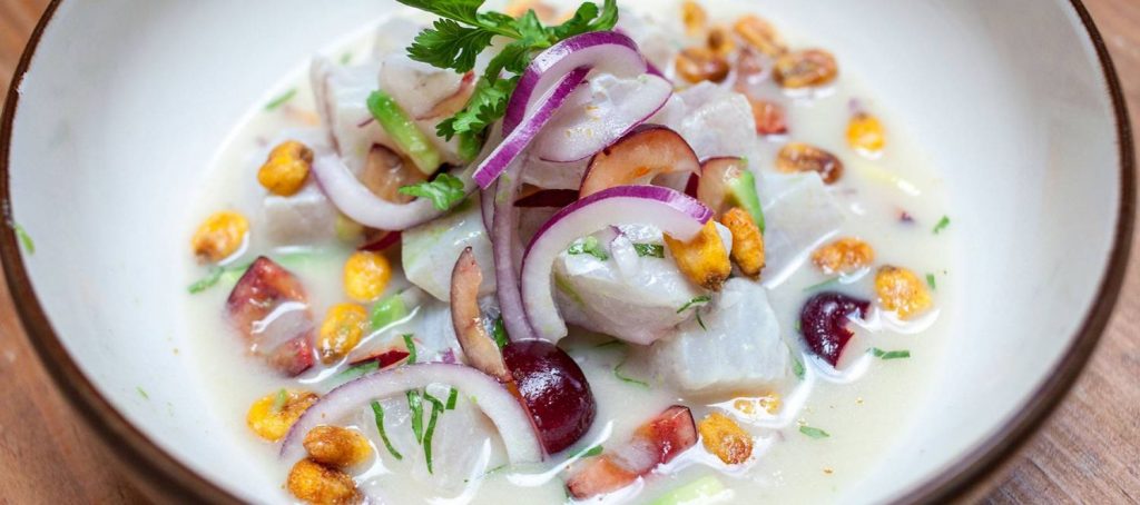 Refrescante e internacional: cómo hacer ceviche de corvina
