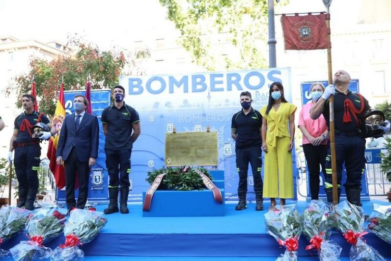 Almeida y Villacís homenajean este lunes a los 10 bomberos fallecidos hace 35 años en el incendio de los Almacenes Arias
