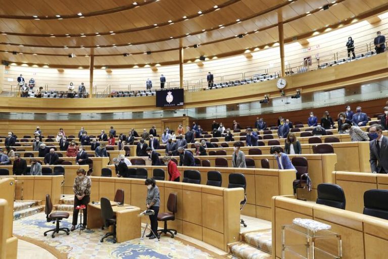 Sánchez y Feijóo protagonizarán mañana en el Senado un debate sin los líderes de Vox, Cs y Podemos
