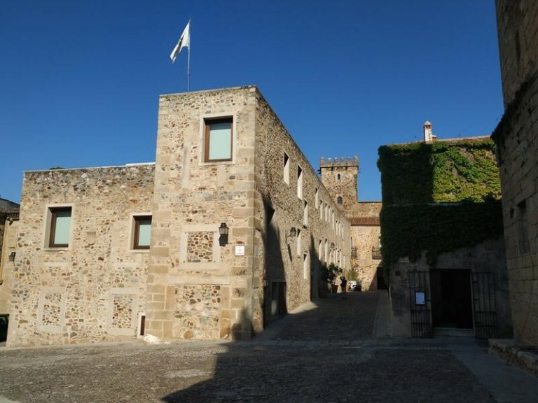 La Audiencia Provincial de Cáceres decidirá hoy si los presuntos autores de Atrio siguen en prisión