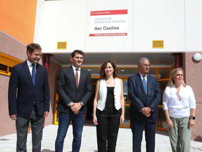 Ayuso se abre a debatir con la comunidad educativa el adelanto del inicio del curso al 1 de septiembre