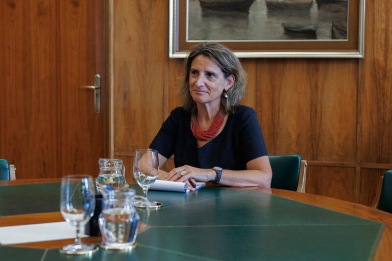 Los Veintisiete debaten reducir el consumo eléctrico o limitar los beneficios ‘caídos del cielo’