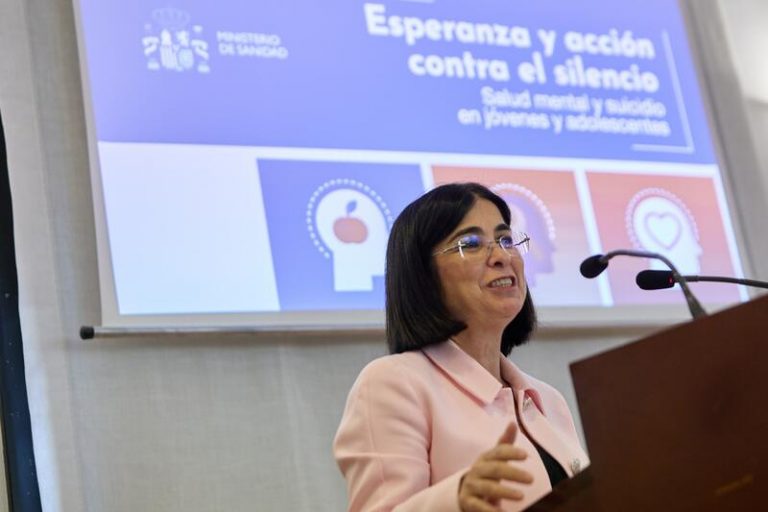 Darias anuncia que el 024 tendrá un servicio de chat para atender a los jóvenes con ideas suicidas