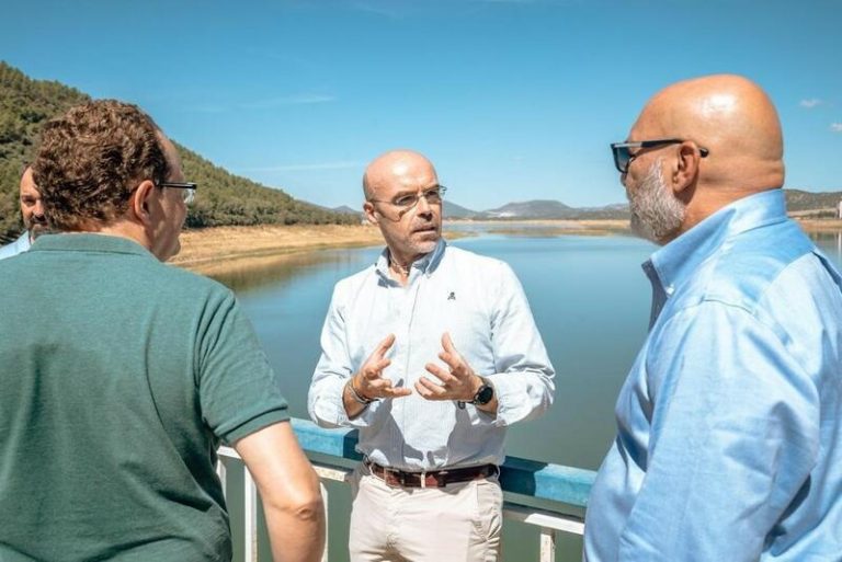 Jorge Buxadé (Vox) lamenta que «el estado de las autonomías se ha convertido en el estado de la sequía»