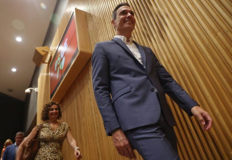 Sánchez saca pecho de que más de un millón de usuarios ya se beneficia del abono gratuito de Renfe