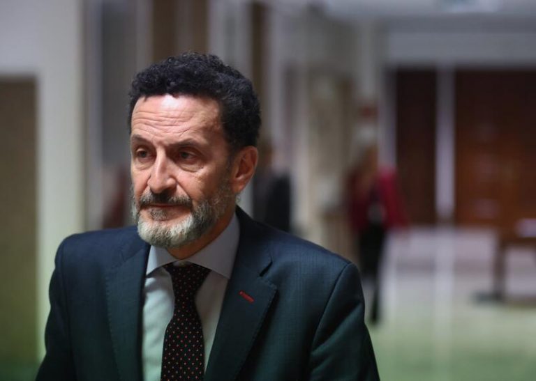 Cs afea a Feijóo que no vaya a la marcha por la enseñanza en castellano en Cataluña y quiera verse con Ortuzar