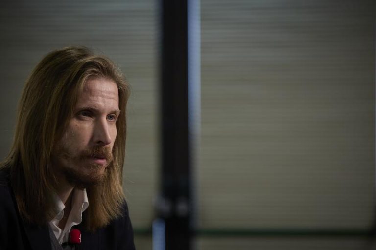 Podemos, tras rechazar García Castellón imputar a Cospedal: «Solo falta que el PP le ponga a sueldo»