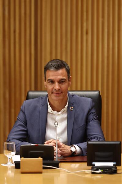 Sánchez dice que el PP defiende el programa de las energéticas y Gamarra le acusa de estar «alejado de la gente»