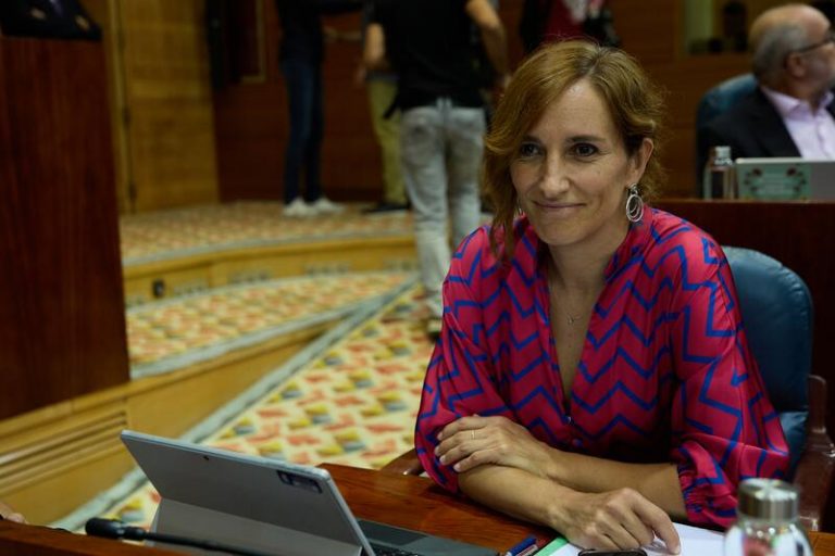Mónica García califica de «hipocresía y cinismo» la recomendación de Ayuso de colaborar con el Banco de Alimentos