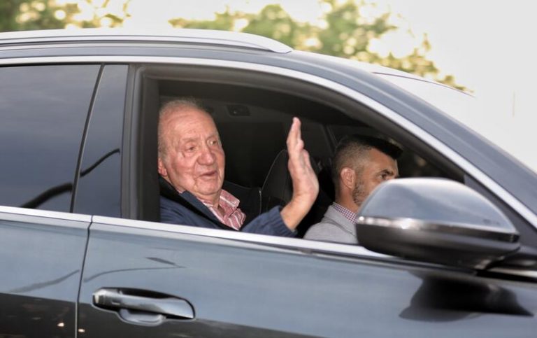 El emérito asiste hoy al funeral de Isabel II en Reino Unido, único país donde aún tiene un frente judicial abierto
