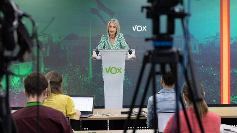 Vox se abre a apoyar un impuesto a la banca y las eléctricas cuya recaudación se destine a atender la emergencia social