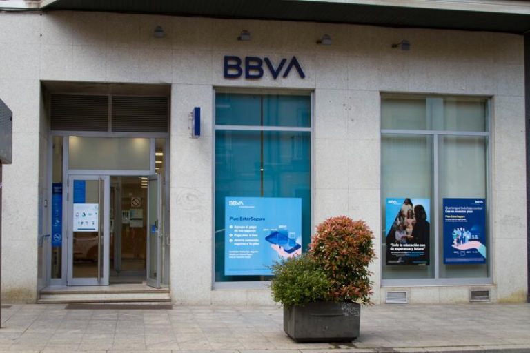 La banca duplica las oficinas con horario de caja ampliado en seis meses