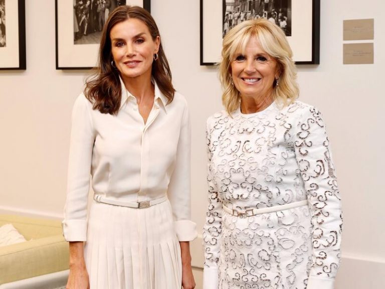 La Reina Letizia y Jill Biden, complicidad y sonrisas en el acto central del «Día Mundial de la Investigación en Cáncer»