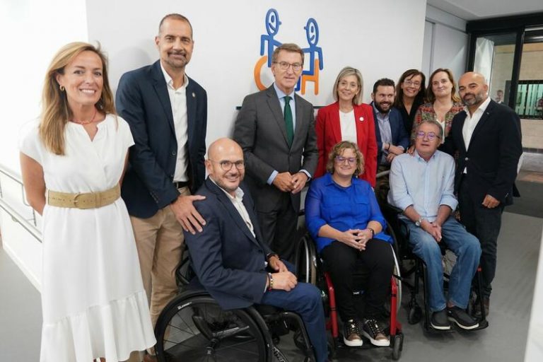Feijóo urge a Sánchez a actualizar ya la Constitución para eliminar el término disminuido: «Se debe hacer cuanto antes»