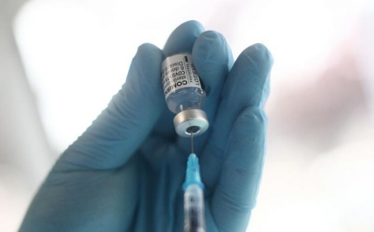 Madrid arranca el lunes la vacunación de la segunda dosis de refuerzo contra el Covid-19 en residencias