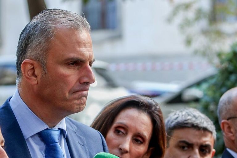 Ortega Smith lamenta que Olona haya decidido «acercarse» a diputados «tránsfugas» de Vox