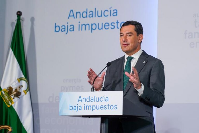 Moreno anima a instalarse en Andalucía al youtuber Ibai Llanos, quien se plantea retirarse y mudarse a la región
