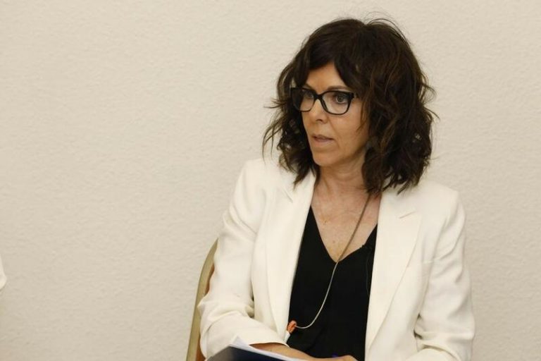 El PSOE-A critica que Moreno «regale 100 millones a los ricos» en vez de destinarlos a la sanidad pública