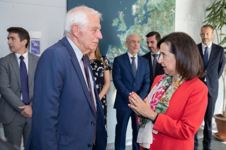Borrell sostiene que el espacio es «el nuevo campo de batalla» y desde él se escribirá el futuro
