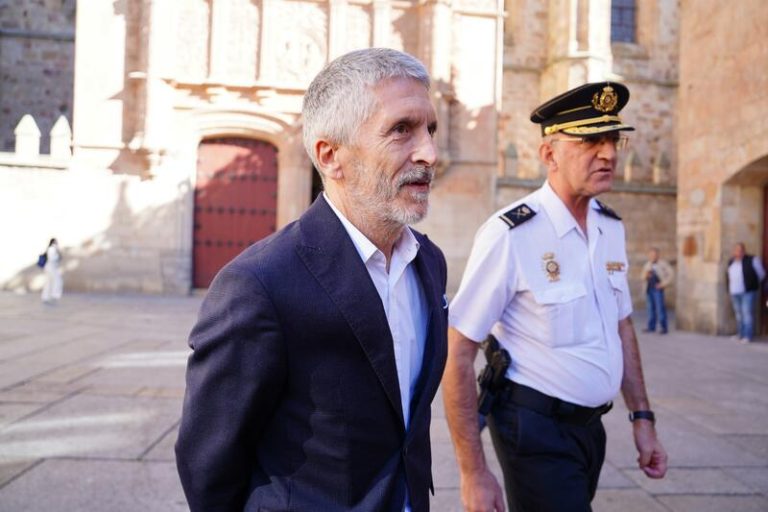 Grande-Marlaska ve con preocupación «cualquier proyecto político que pone en tela de julio los valores de la UE»