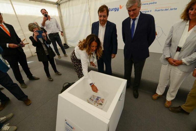 Naturgy invierte 57 millones en un parque eólico y una planta fotovoltaica en Extremadura