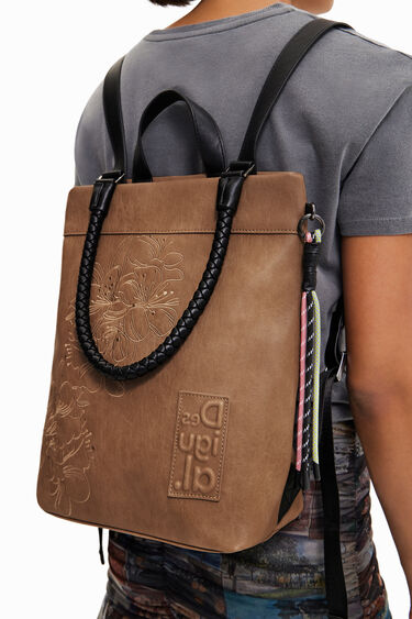 Desigual posee bolsos para todos los gustos