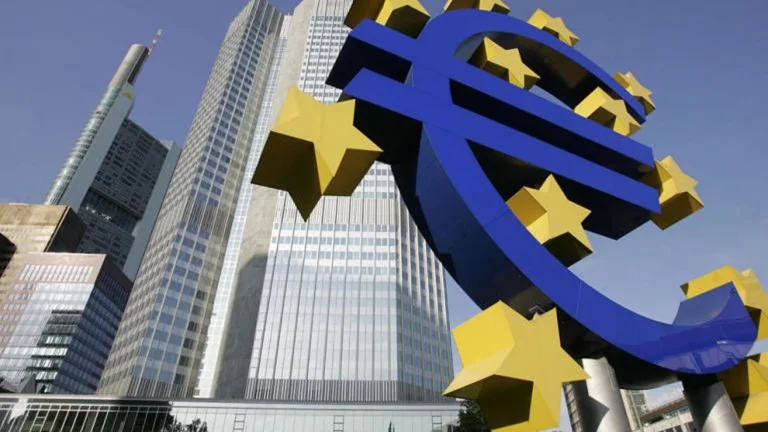 El BCE ya espera que la eurozona caiga en la ‘estanflación’ en 2023