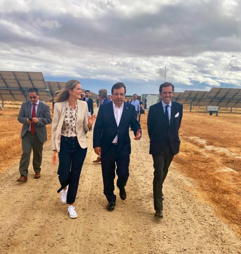 UNEF entrega el Sello de Excelencia en Sostenibilidad 2022 a nueve proyectos en suelo de energía solar