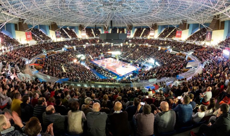 El Baskonia revoluciona el arranque de la Liga Endesa convirtiendo su primer partido de la temporada en un gran espectáculo de entretenimiento