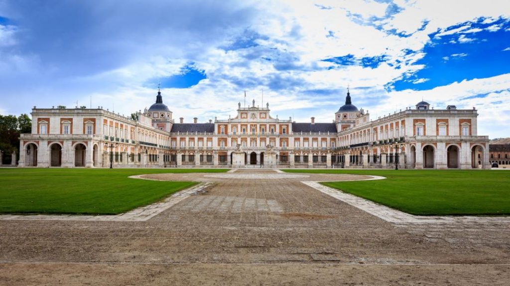 Aranjuez, a 51 minutos de Madrid