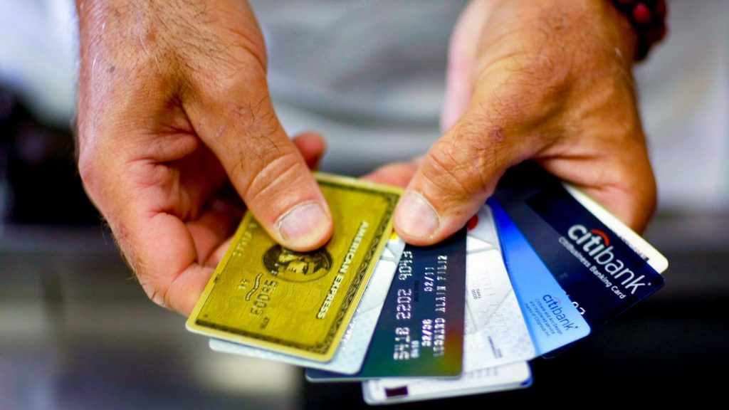 ¿Cómo se define a las tarjetas de crédito?