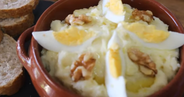 Atascaburras el plato murciano que nadie puede acabarse del todo