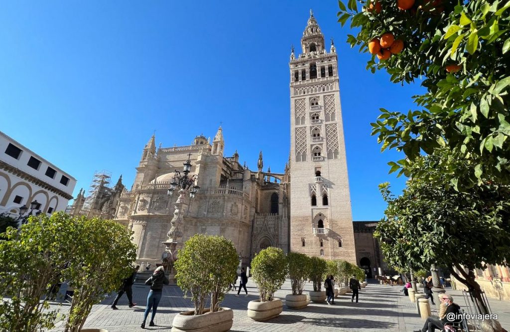 Catedral Torre Giralda Sevilla Espana