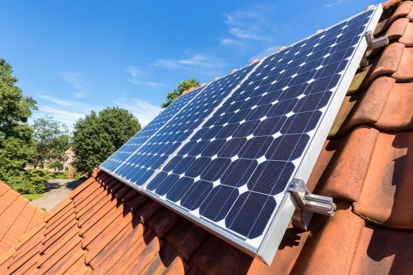 ¿Son los paneles solares una forma de tener energía barata y no contaminante?