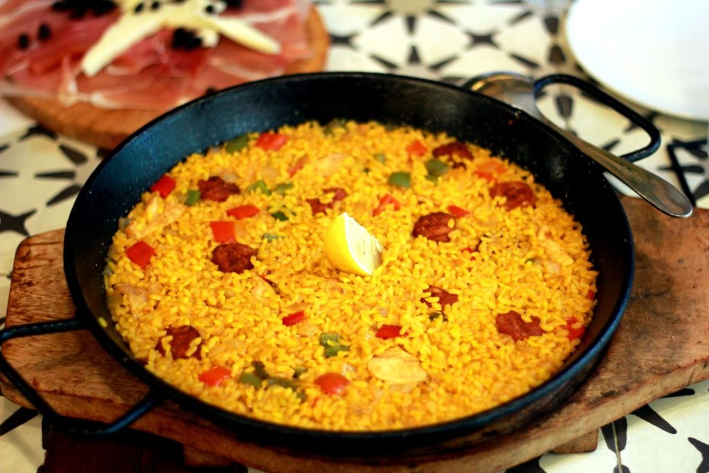 Cómo Hacer Una Paella Valenciana De Escándalo Baja En Calorías