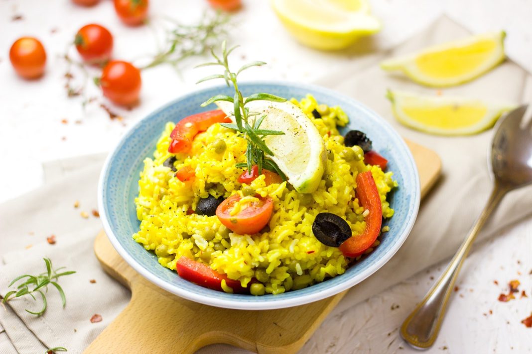 Cómo hacer una paella valenciana de escándalo baja en calorías