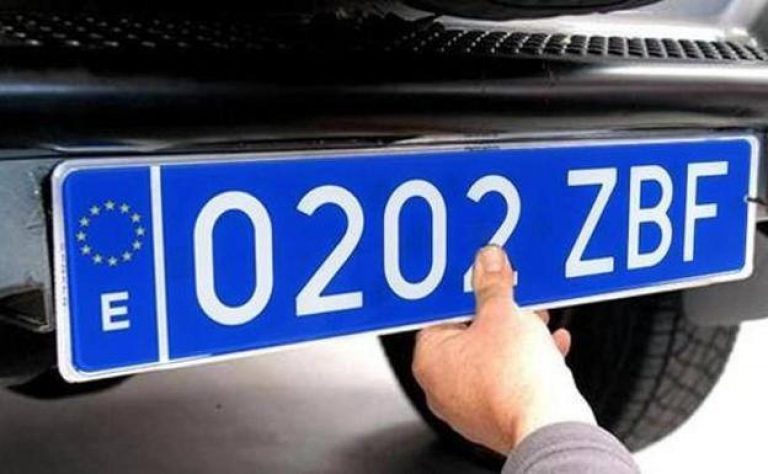 DGT: esto es lo que jamás debes hacer con tu matrícula