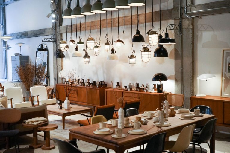 Pepita de Oliva: estudio de interiores, taller de carpintería y tienda de decoración con vocación de eternidad