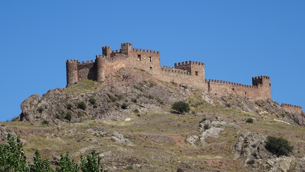 El Castillo De Riba De Santiuste En Guadalajara