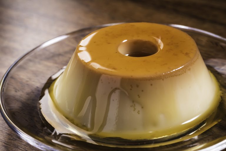 El flan de avena que no necesita azúcar, leche, huevo ni horno