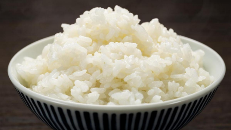 El motivo por el que el arroz cocido puede ser tóxico