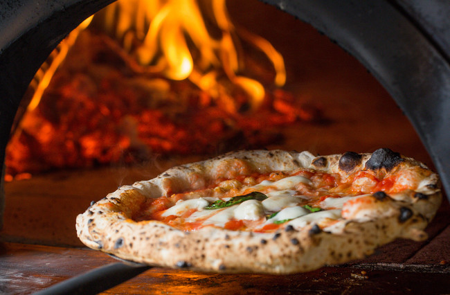 El surrealista caso de la ‘pizzería’ que solo vende pizzas los viernes