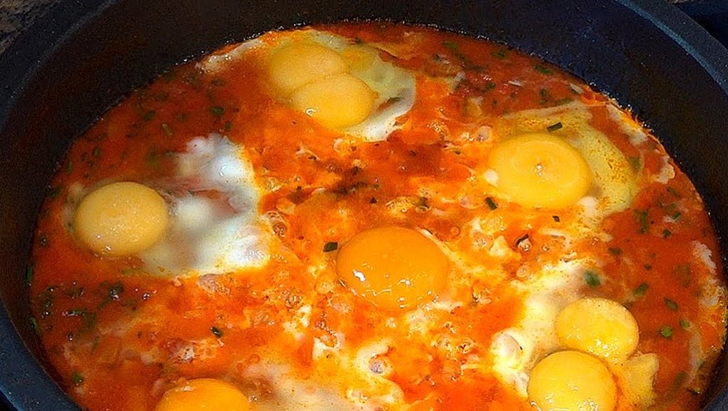 Huevos al purgatorio: la receta final para llenarte de proteínas 10 comida