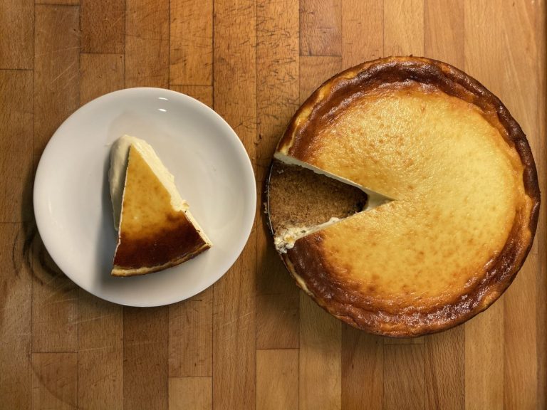 Luna & Wanda: la tarta de queso elaborada entre muebles de diseño