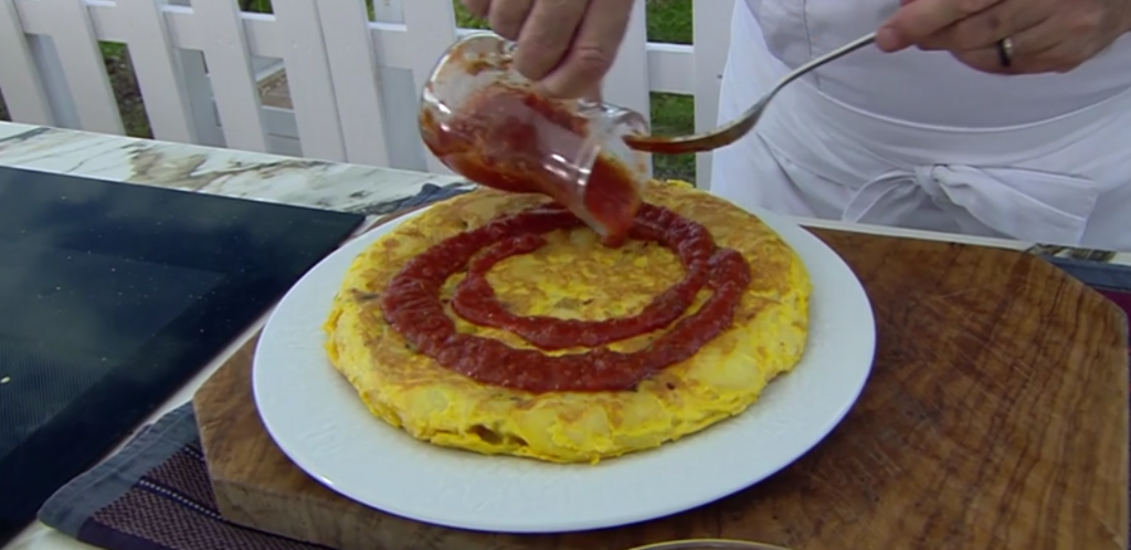 La tortilla de patatas hecha pizza de Arguiñano que ha batido récords 31 La tortilla de patatas hecha pizza de Arguiñano que ha batido récords