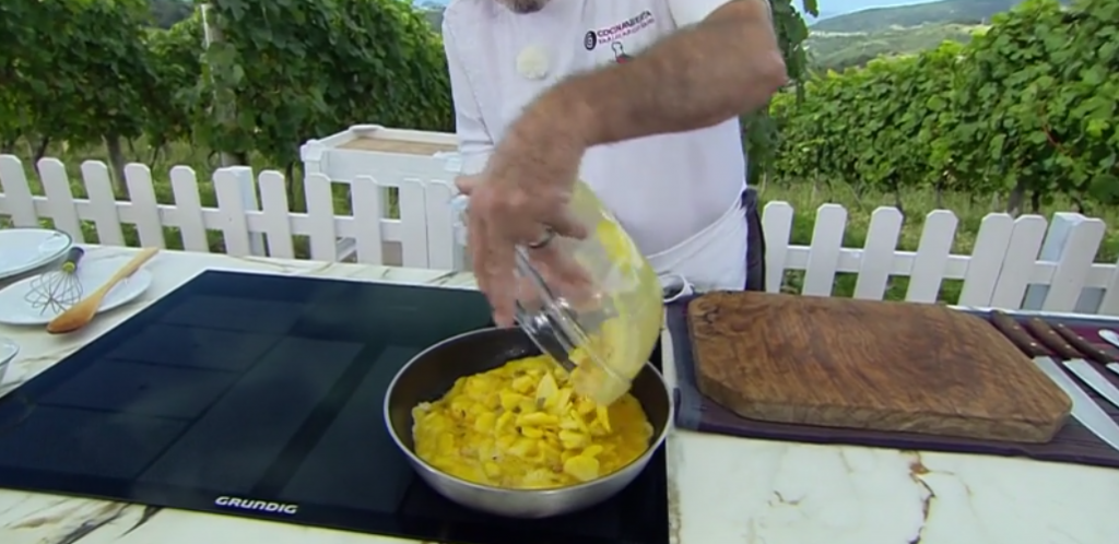 La tortilla de patatas hecha pizza de Arguiñano que ha batido récords 37 La tortilla de patatas hecha pizza de Arguiñano que ha batido récords