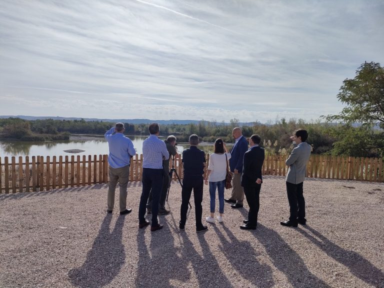 Visita del secretario de Estado de Medio Ambiente a la fábrica de cemento de El Alto